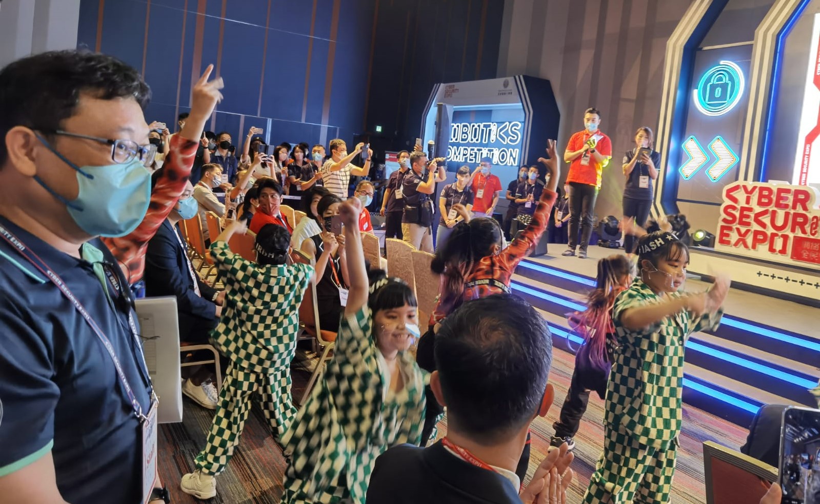 UCESR 聯合華人企業社會責任慈善基金